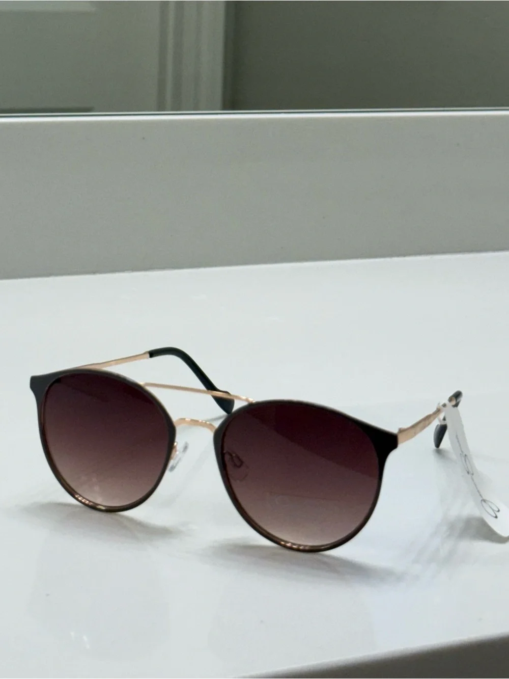 Jessica Simpson Round Sunglasses with BROWN Gradient Lenses NWT